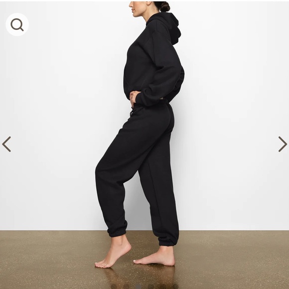 SKIMS Cotton Fleece Jogger (color: Tigers eye) - Picture 4 of 13